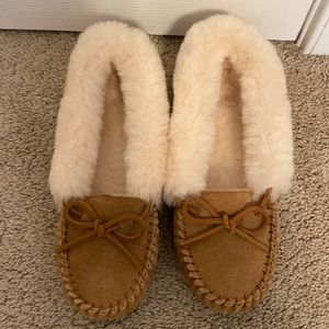 NWOT-Real fur lining, natural shearling lamb